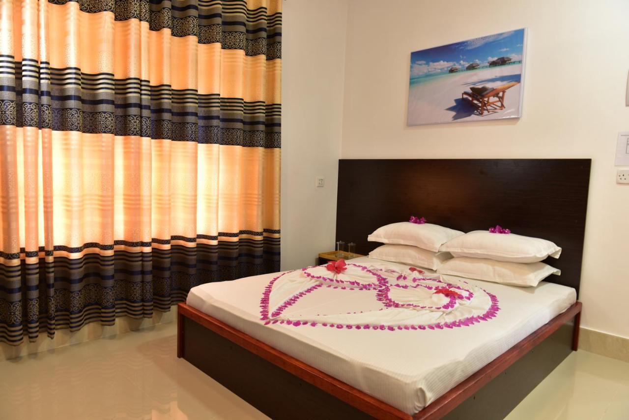Moodhumaa Inn Guraidhoo (Kaafu Atoll) Exterior foto